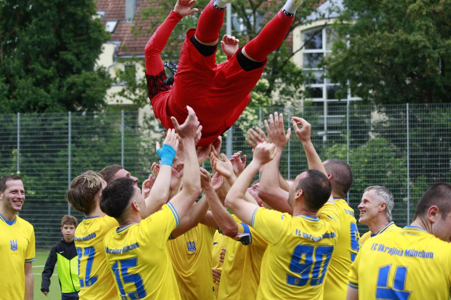 Святкування команди FC Ukraine München e.V. /posts/002_we_are_champions_c_klasse/img2.jpg